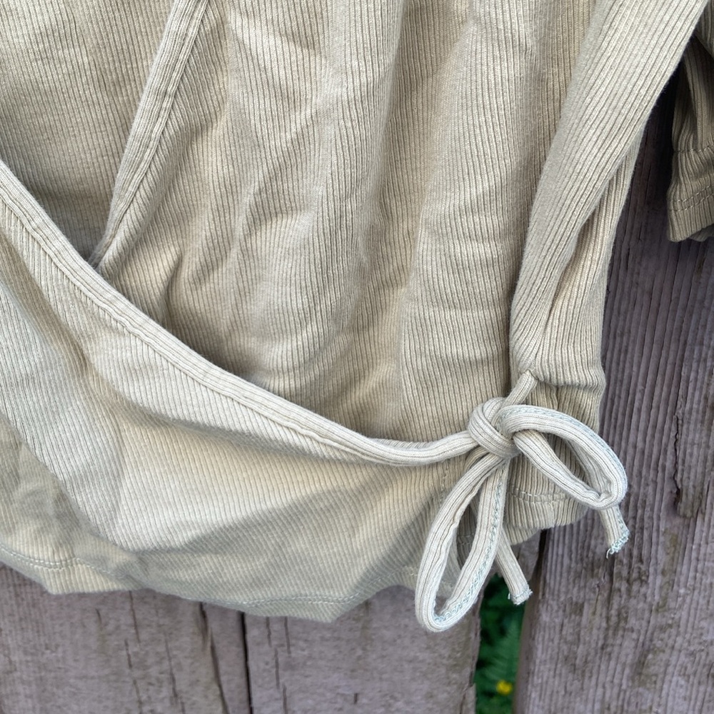 Monki Green Puff Sleeve Wrap Blouse - Picture 3 of 4